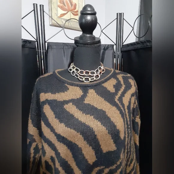 Animal Print Sweater Women's Size L/XL Black Brown Boho Lagemlook - Picture 2 of 5